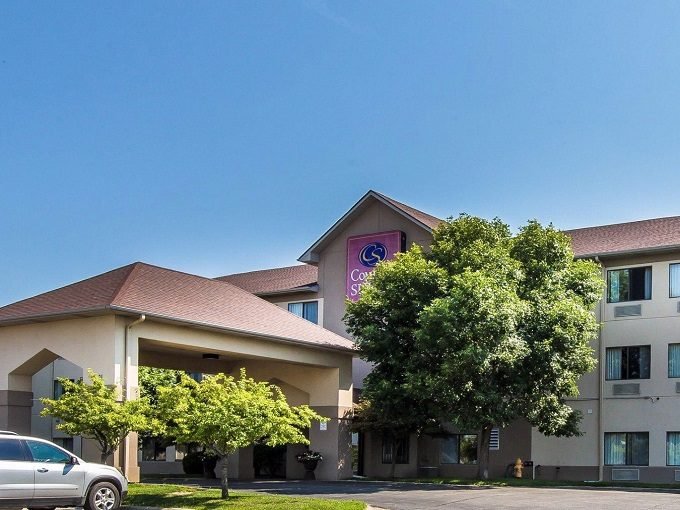 Comfort Suites